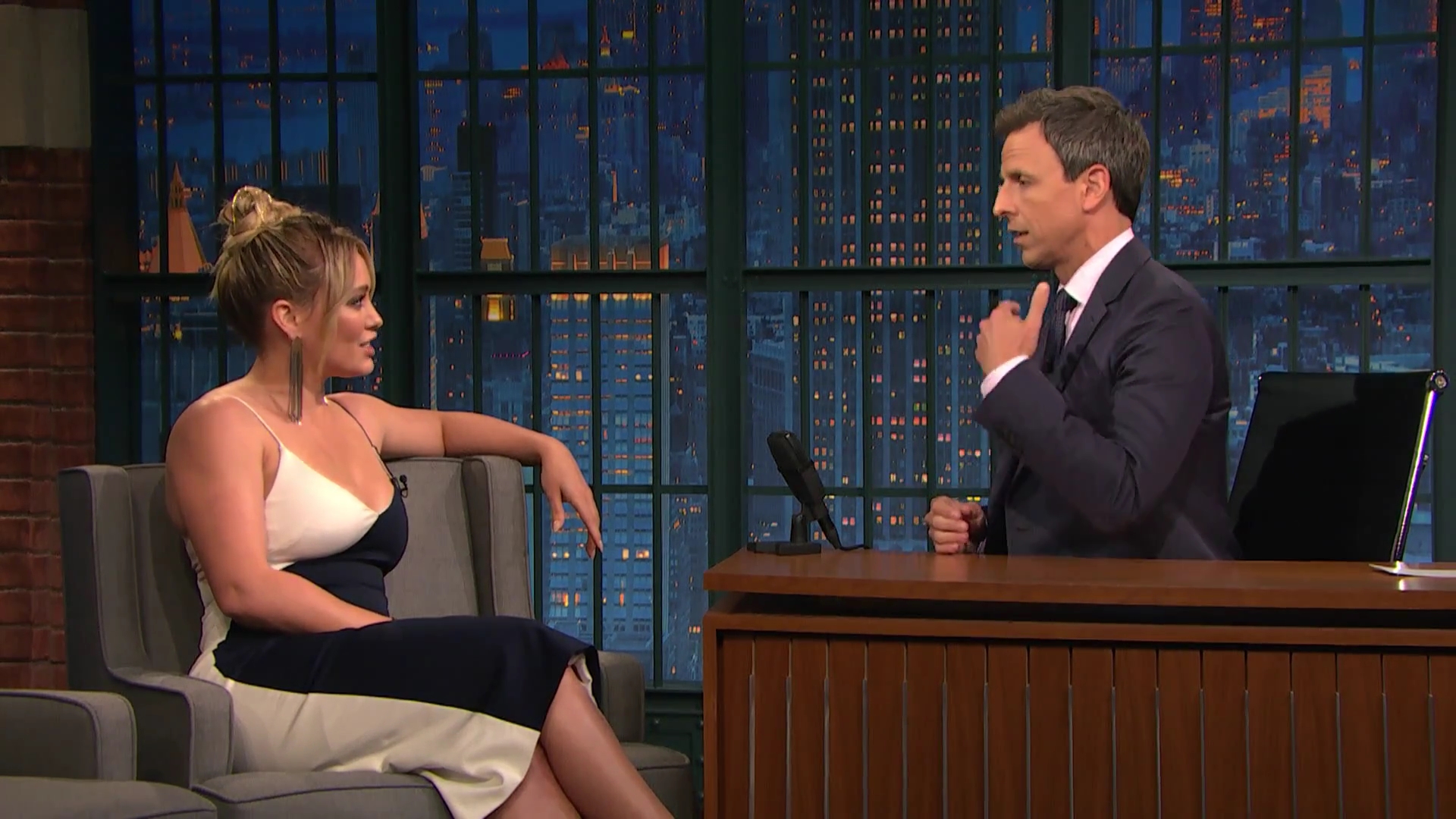 DailyDuff-dot-NL_2017LateNightWithSethMeyers0105.jpg