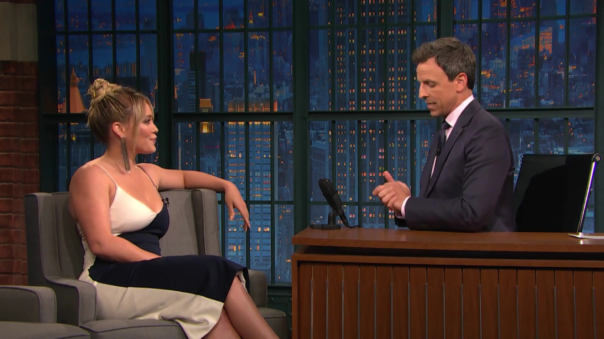 DailyDuff-dot-NL_2017LateNightWithSethMeyers0107.jpg
