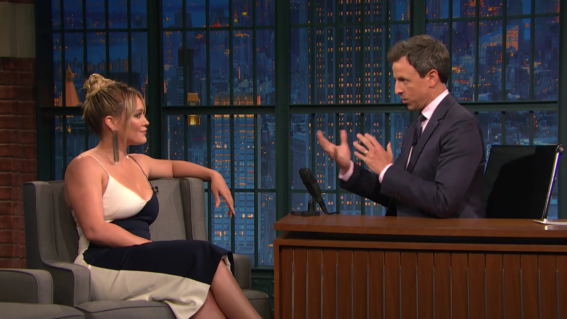 DailyDuff-dot-NL_2017LateNightWithSethMeyers0108.jpg
