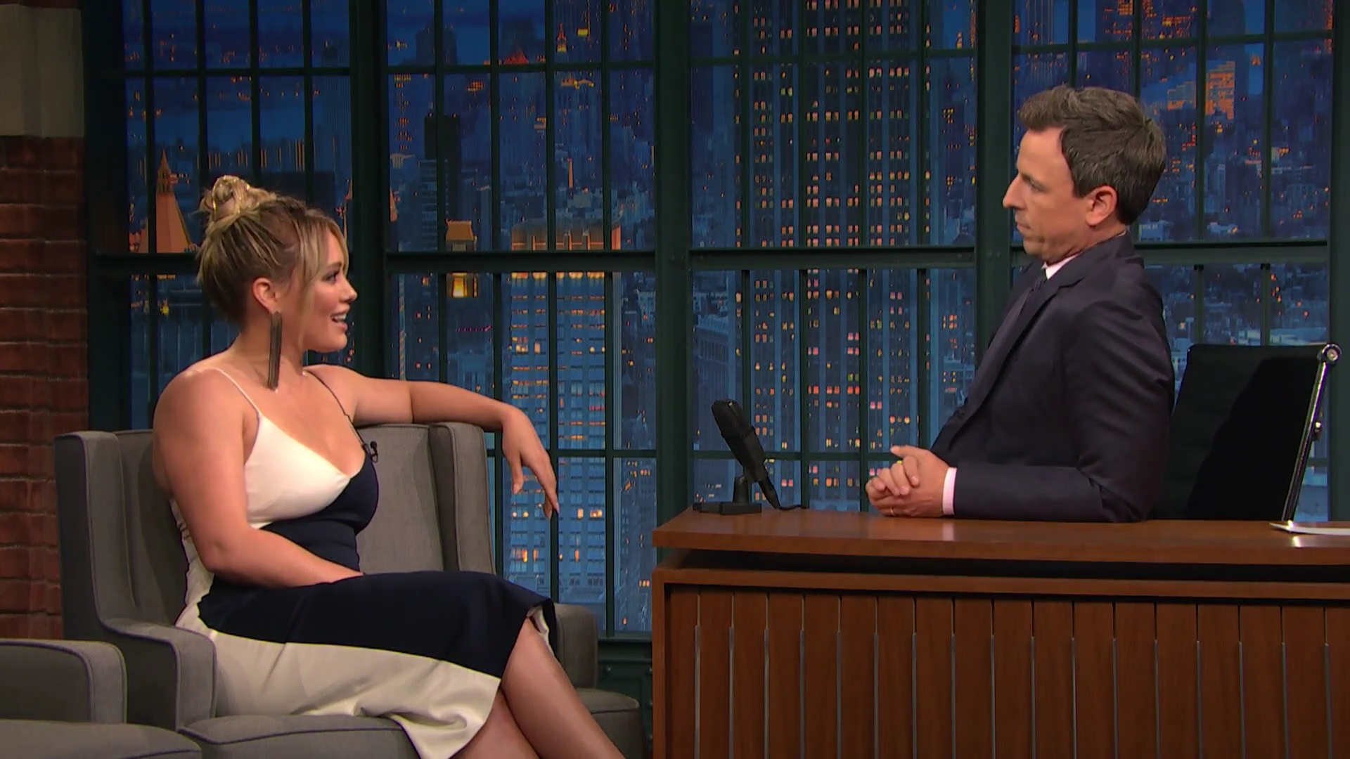DailyDuff-dot-NL_2017LateNightWithSethMeyers0112.jpg