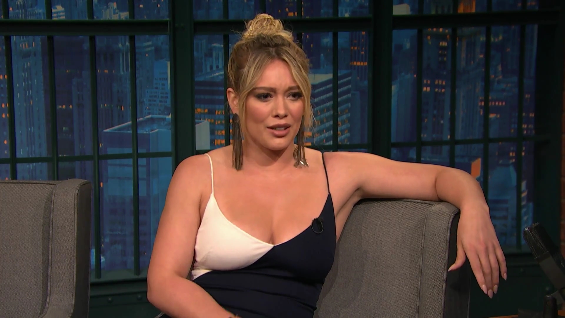 DailyDuff-dot-NL_2017LateNightWithSethMeyers0117.jpg