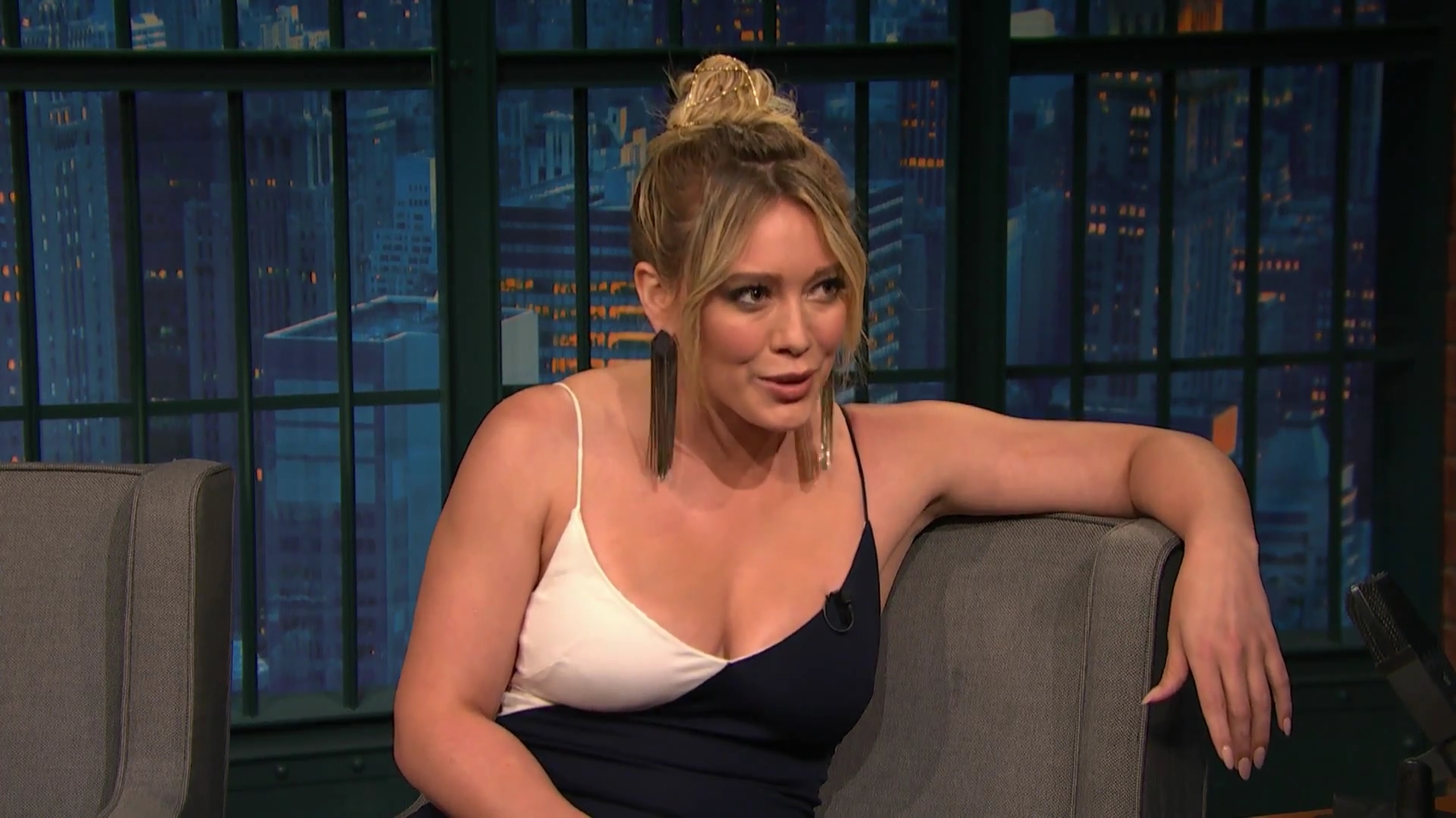 DailyDuff-dot-NL_2017LateNightWithSethMeyers0122.jpg