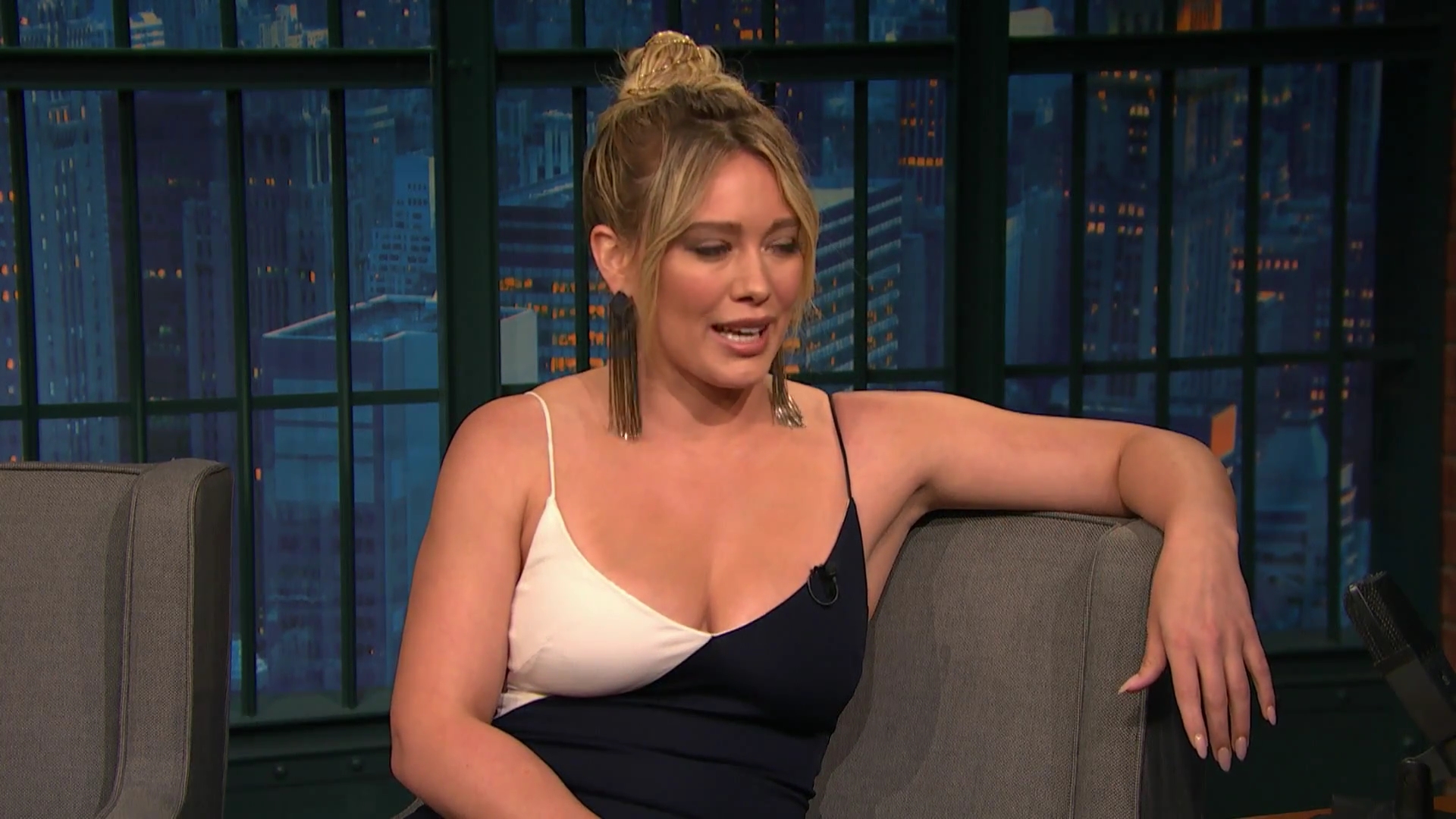 DailyDuff-dot-NL_2017LateNightWithSethMeyers0125.jpg