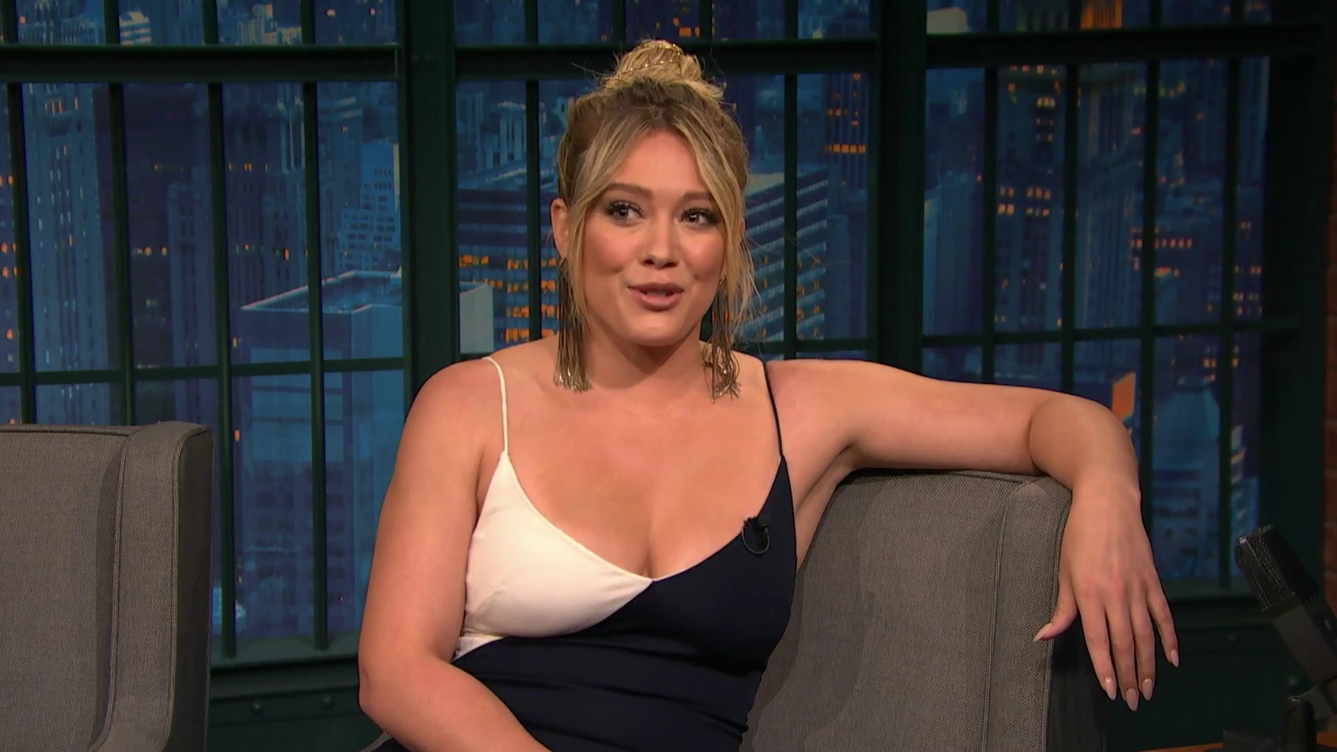 DailyDuff-dot-NL_2017LateNightWithSethMeyers0128.jpg