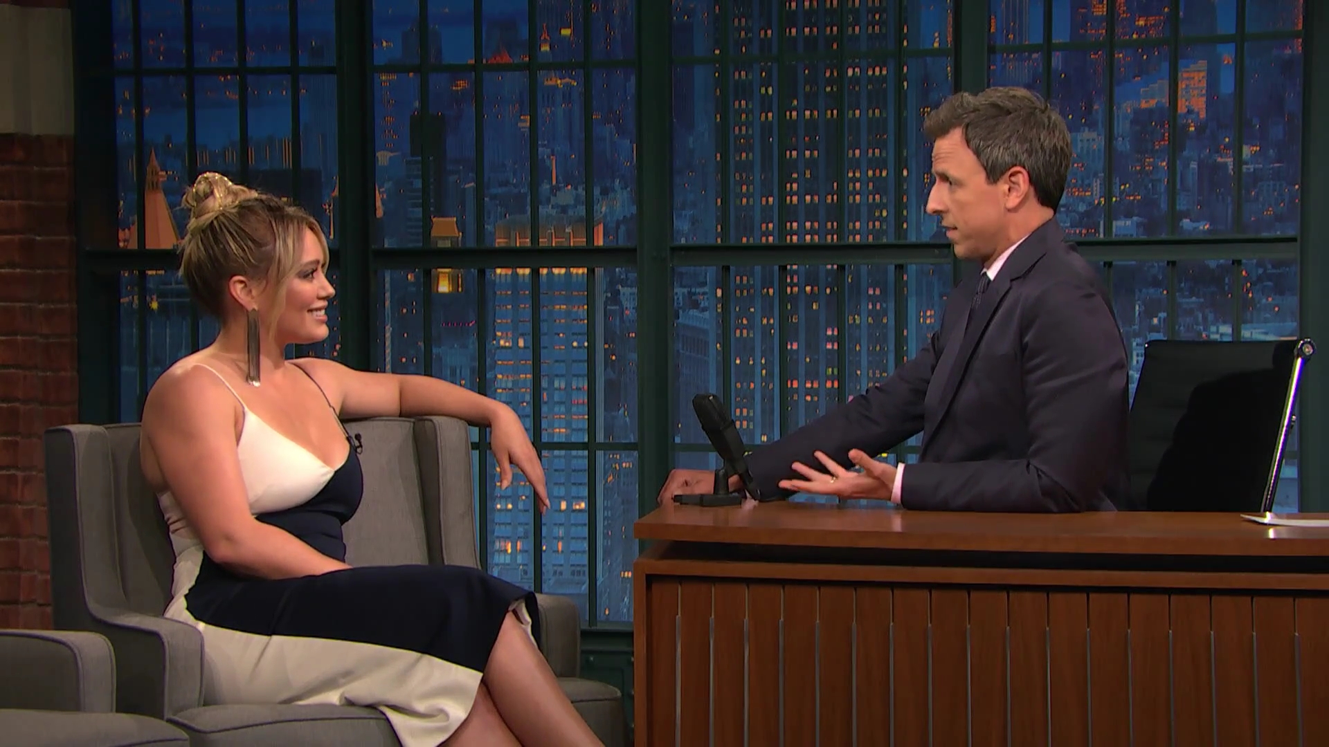 DailyDuff-dot-NL_2017LateNightWithSethMeyers0193.jpg
