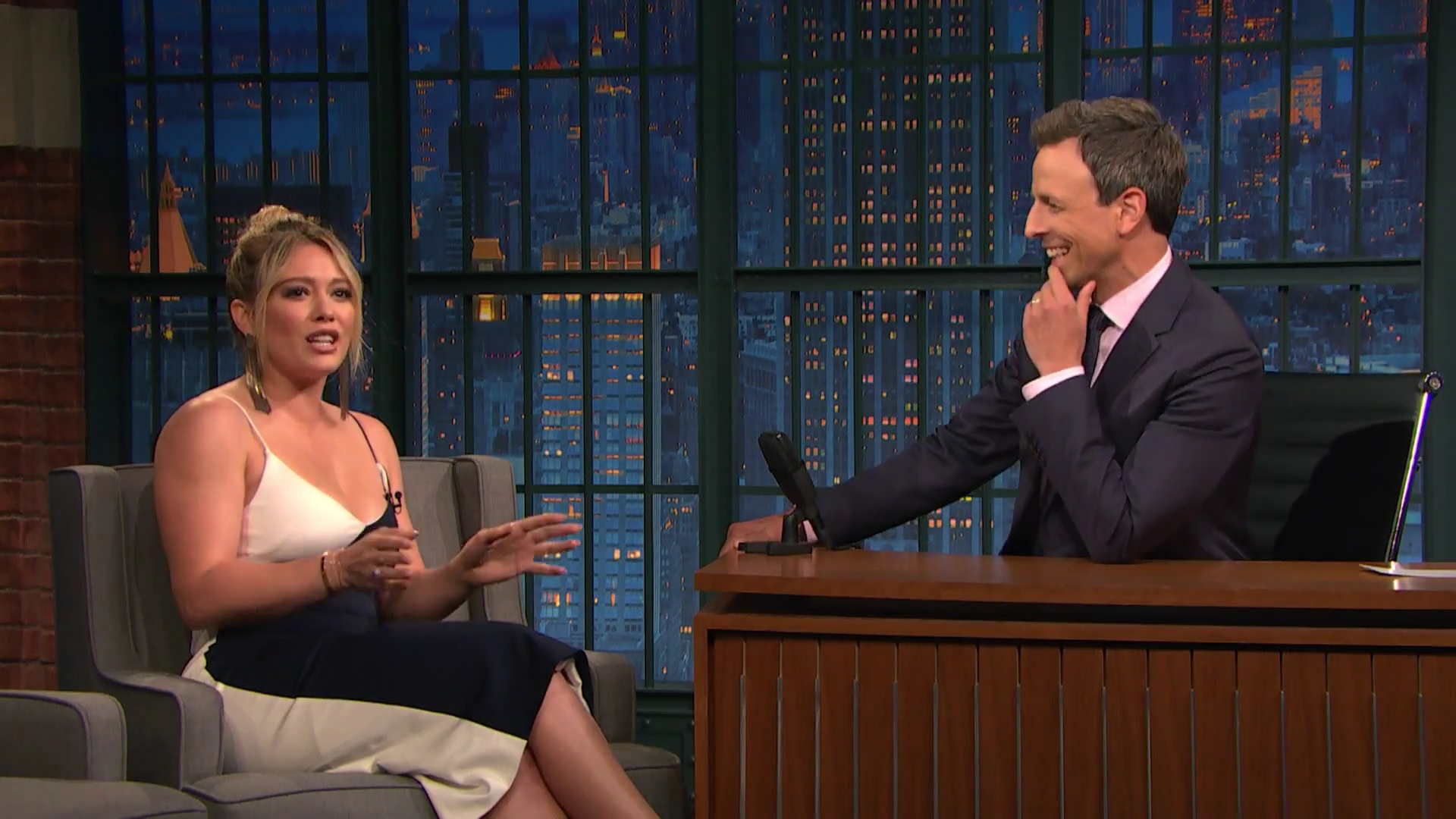 DailyDuff-dot-NL_2017LateNightWithSethMeyers0218.jpg