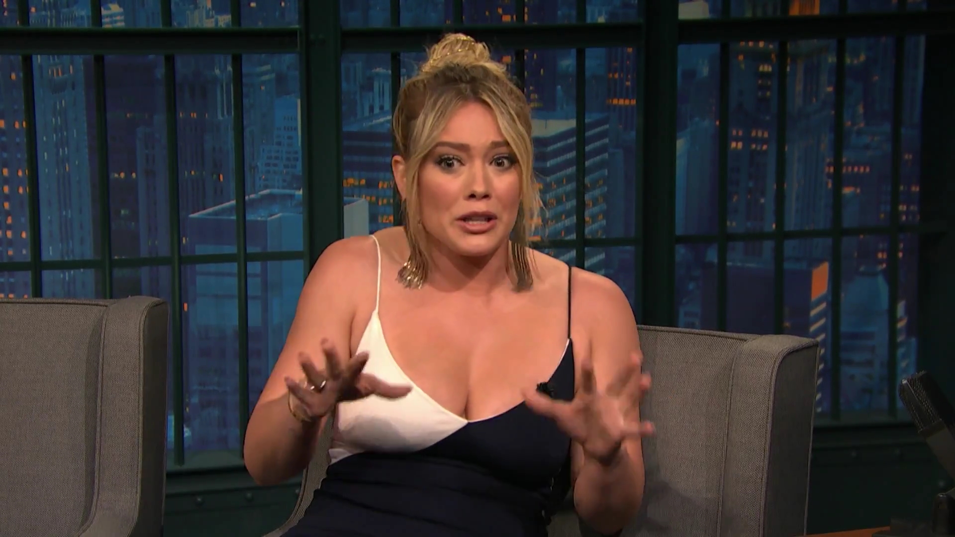 DailyDuff-dot-NL_2017LateNightWithSethMeyers0221.jpg