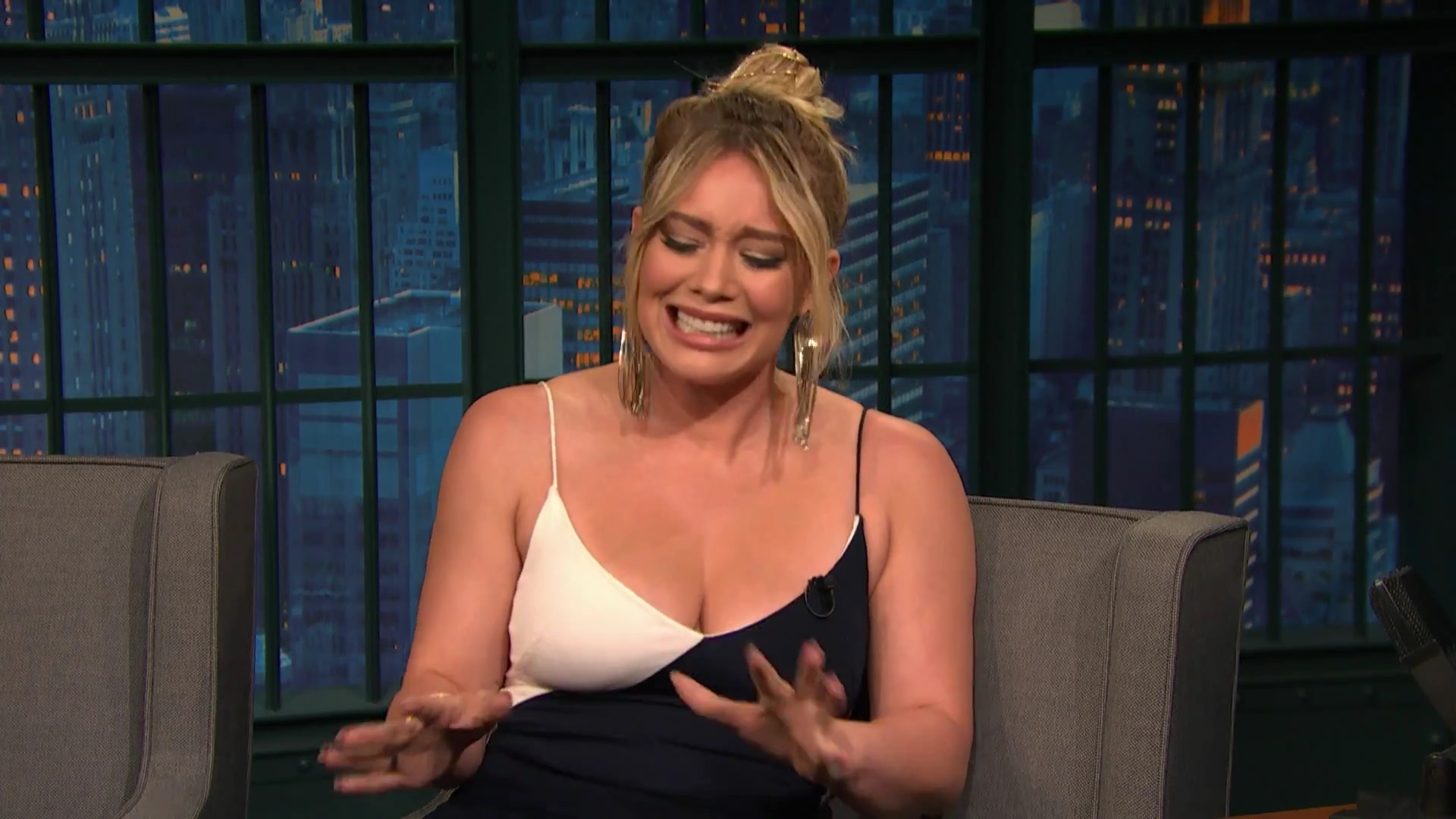 DailyDuff-dot-NL_2017LateNightWithSethMeyers0223.jpg