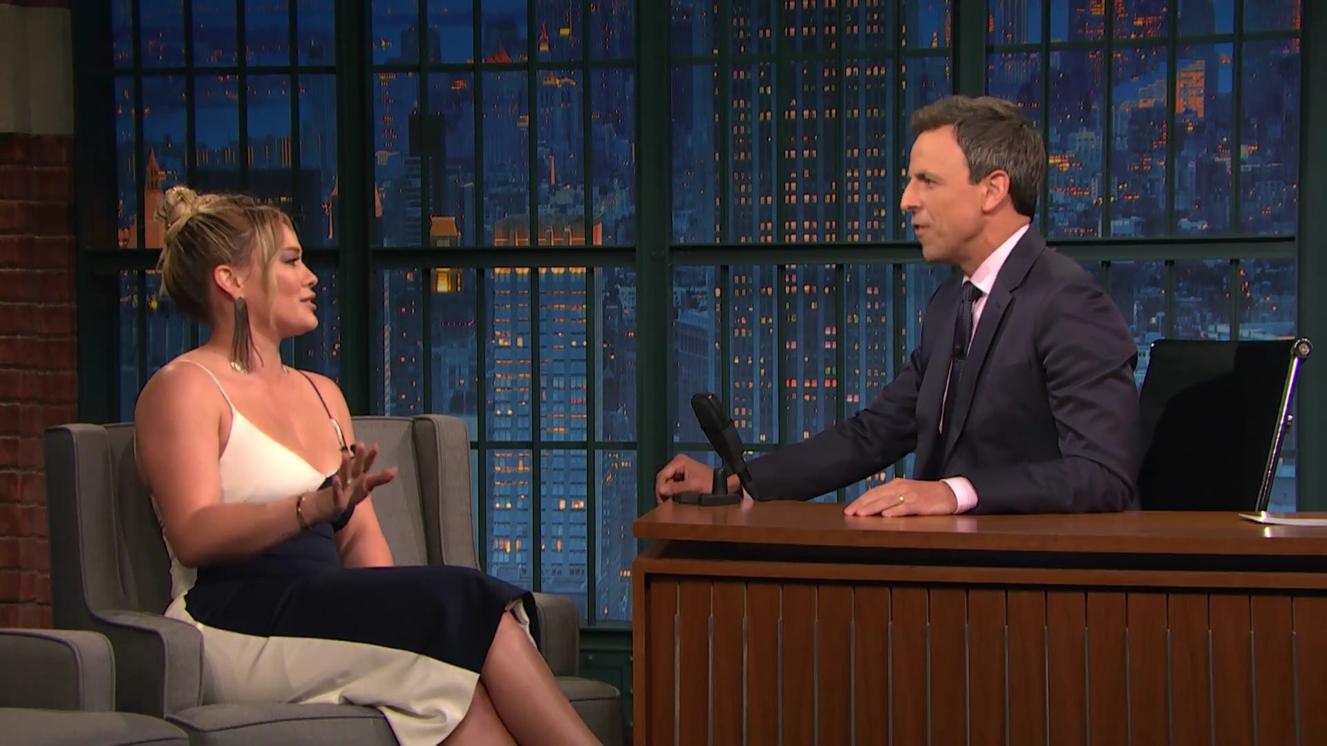 DailyDuff-dot-NL_2017LateNightWithSethMeyers0229.jpg