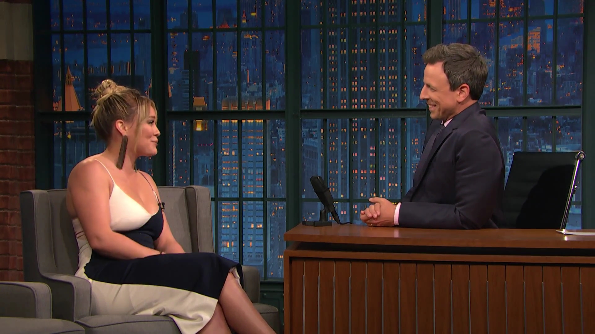 DailyDuff-dot-NL_2017LateNightWithSethMeyers0278.jpg