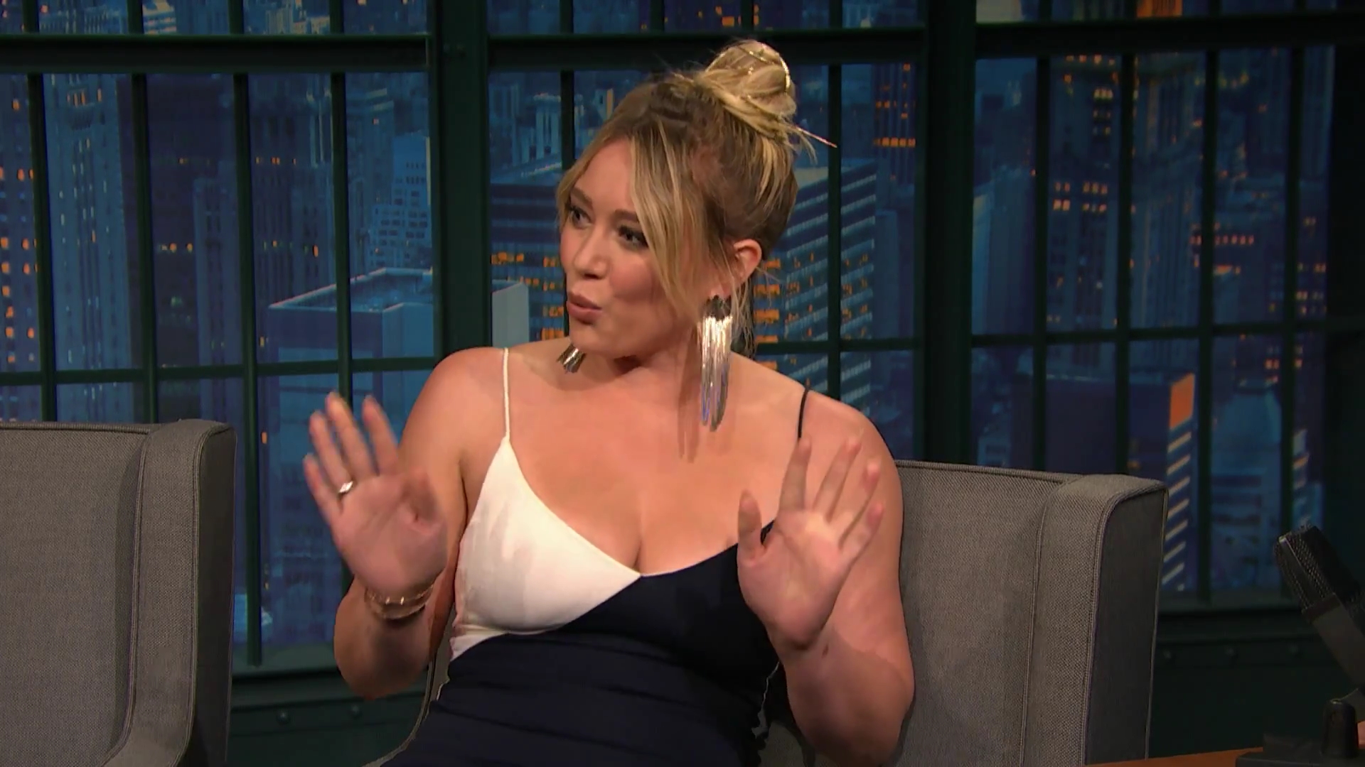 DailyDuff-dot-NL_2017LateNightWithSethMeyers0306.jpg