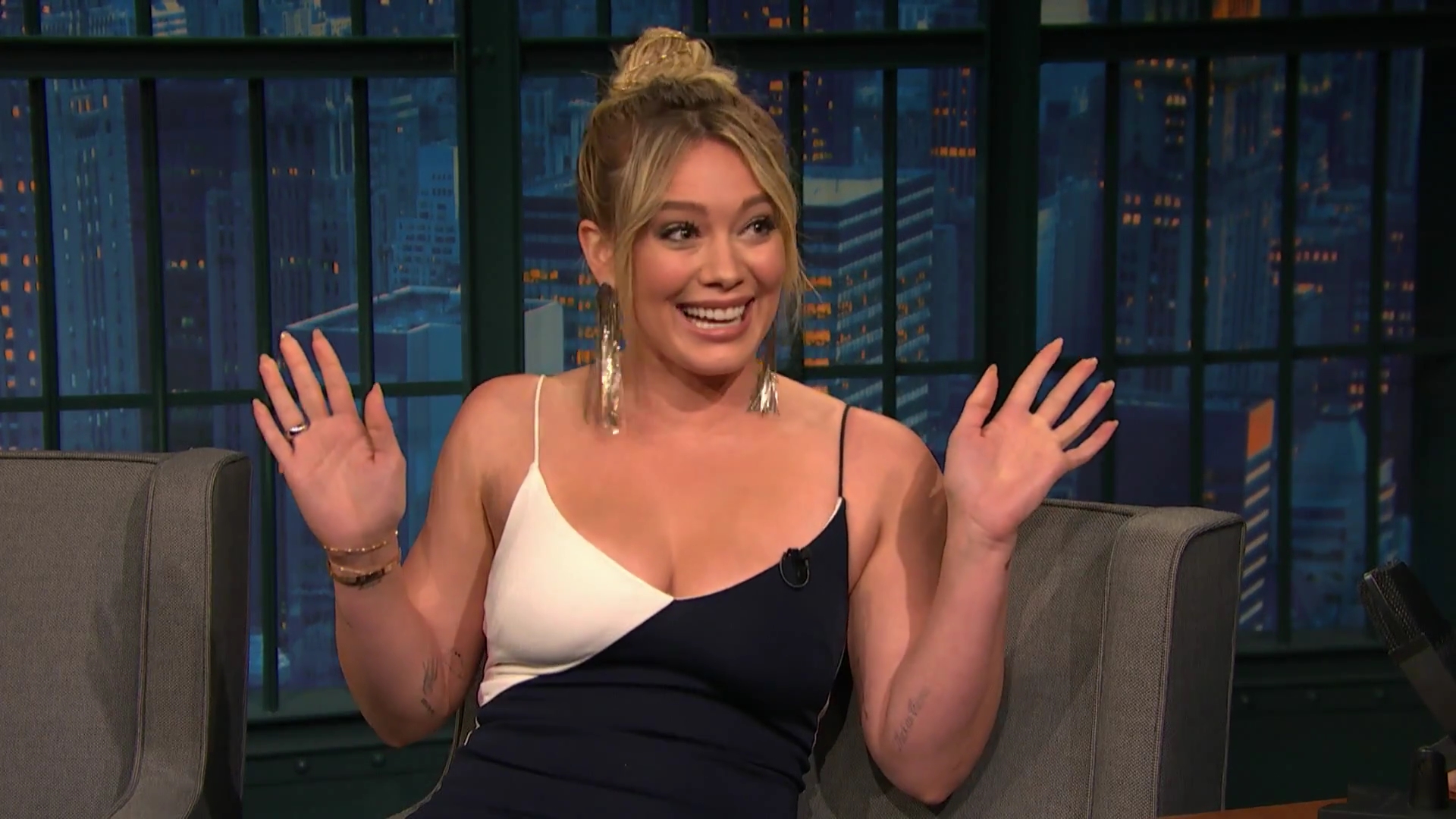 DailyDuff-dot-NL_2017LateNightWithSethMeyers0308.jpg
