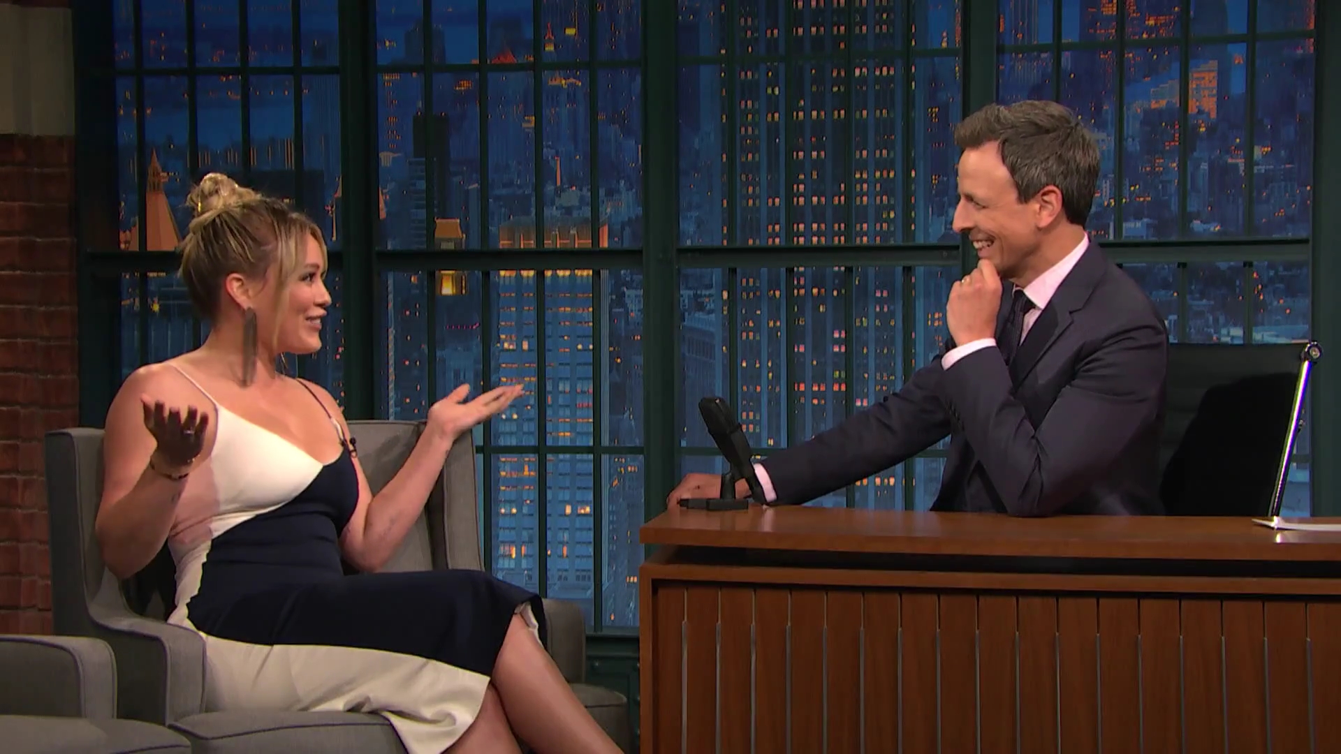 DailyDuff-dot-NL_2017LateNightWithSethMeyers0309.jpg