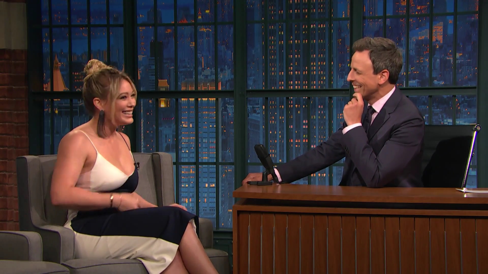 DailyDuff-dot-NL_2017LateNightWithSethMeyers0311.jpg