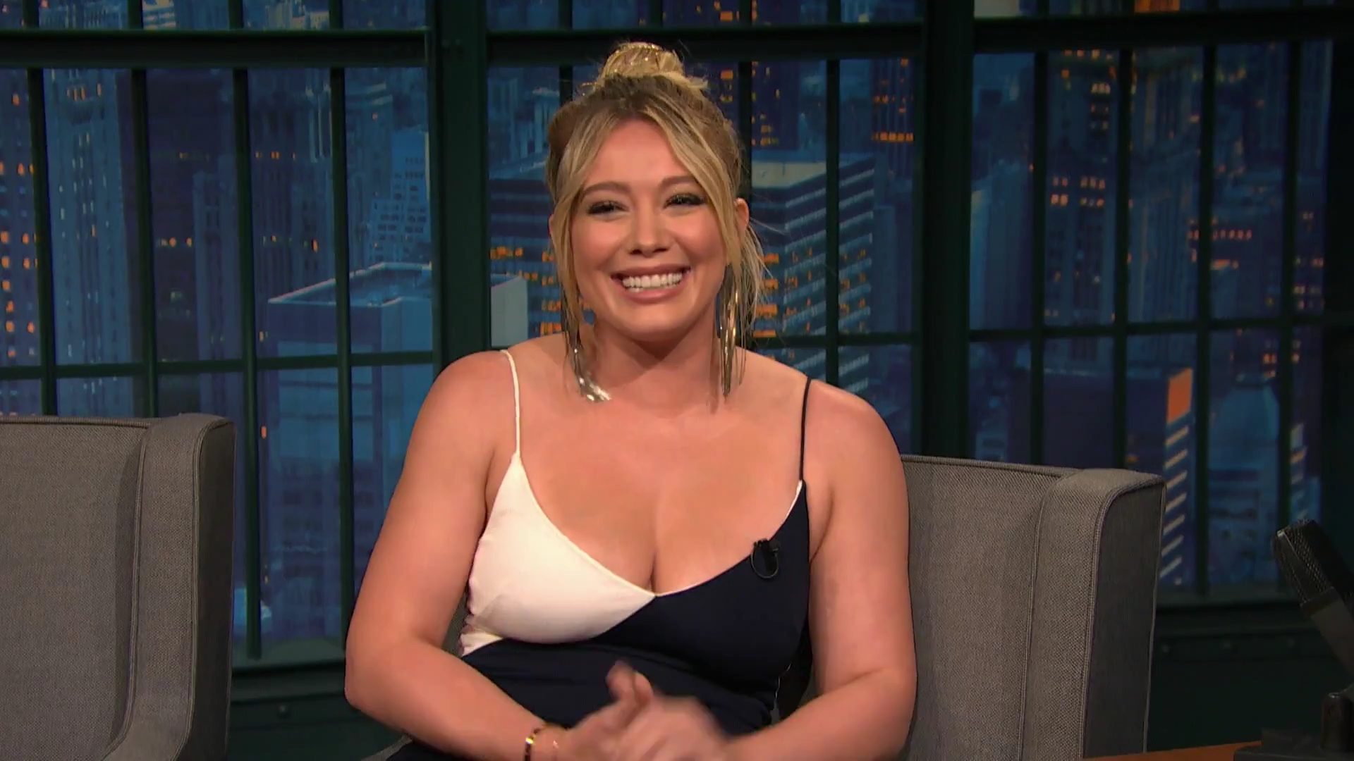 DailyDuff-dot-NL_2017LateNightWithSethMeyers0312.jpg