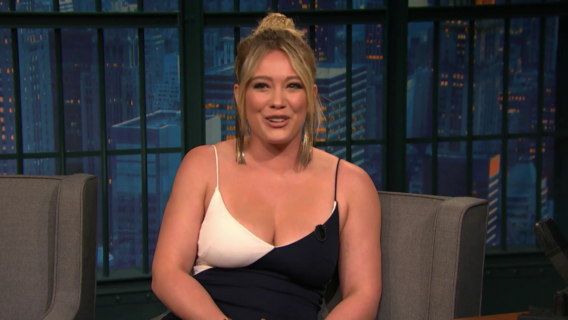 DailyDuff-dot-NL_2017LateNightWithSethMeyers0313.jpg