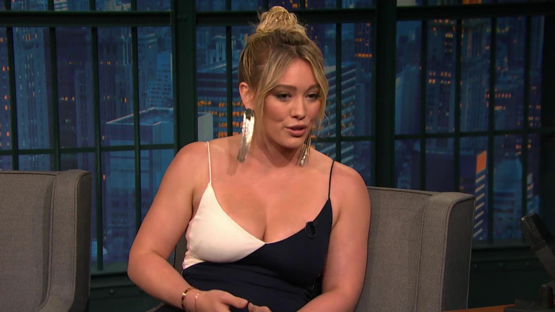 DailyDuff-dot-NL_2017LateNightWithSethMeyers0316.jpg