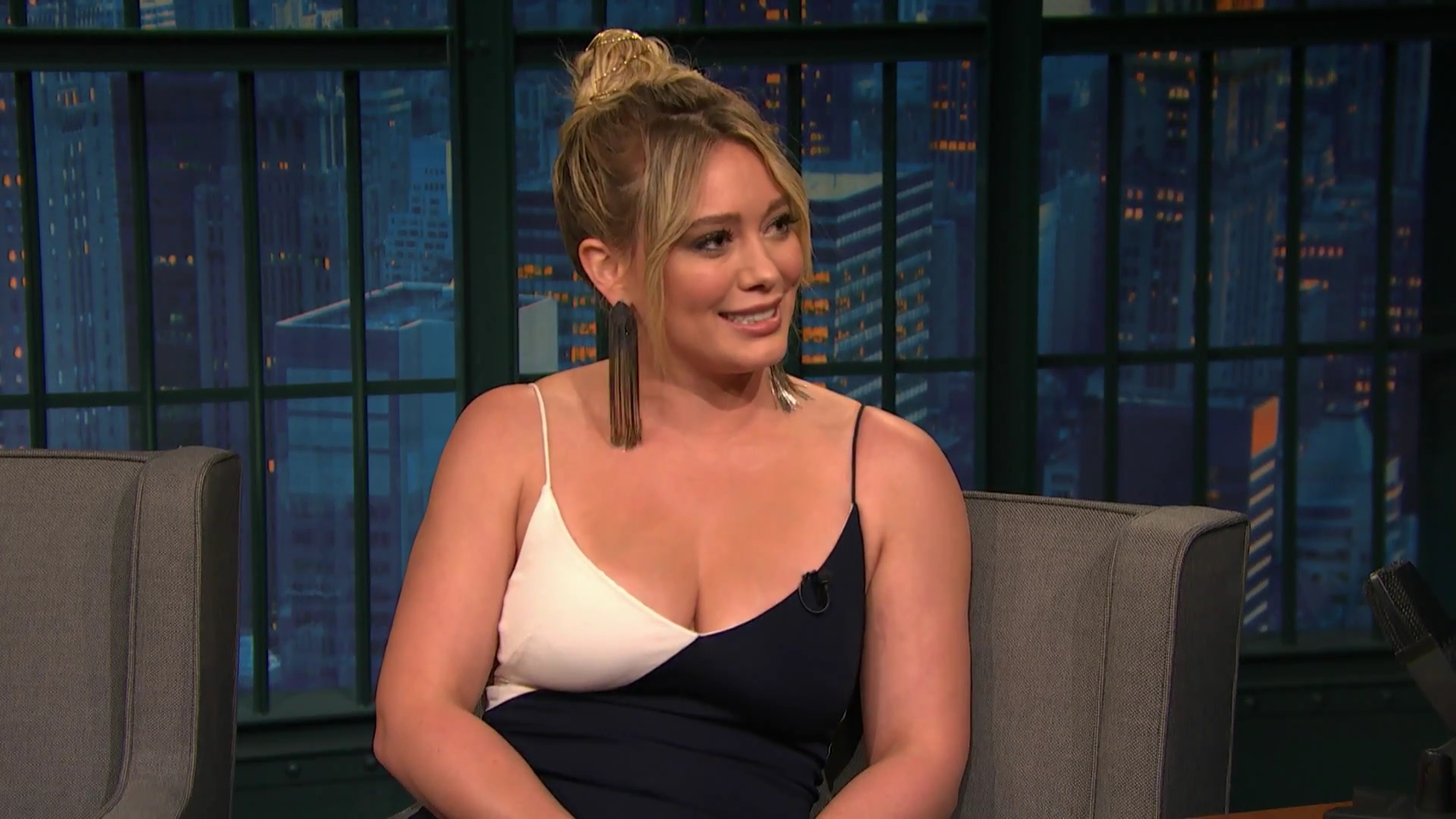 DailyDuff-dot-NL_2017LateNightWithSethMeyers0322.jpg