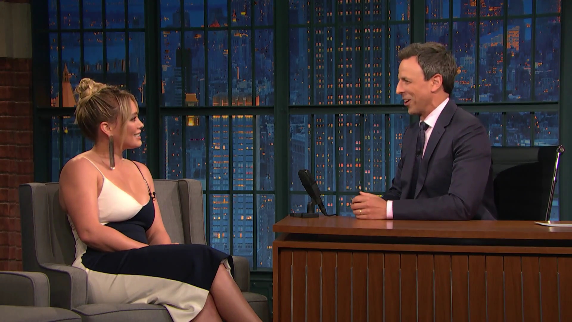 DailyDuff-dot-NL_2017LateNightWithSethMeyers0324.jpg