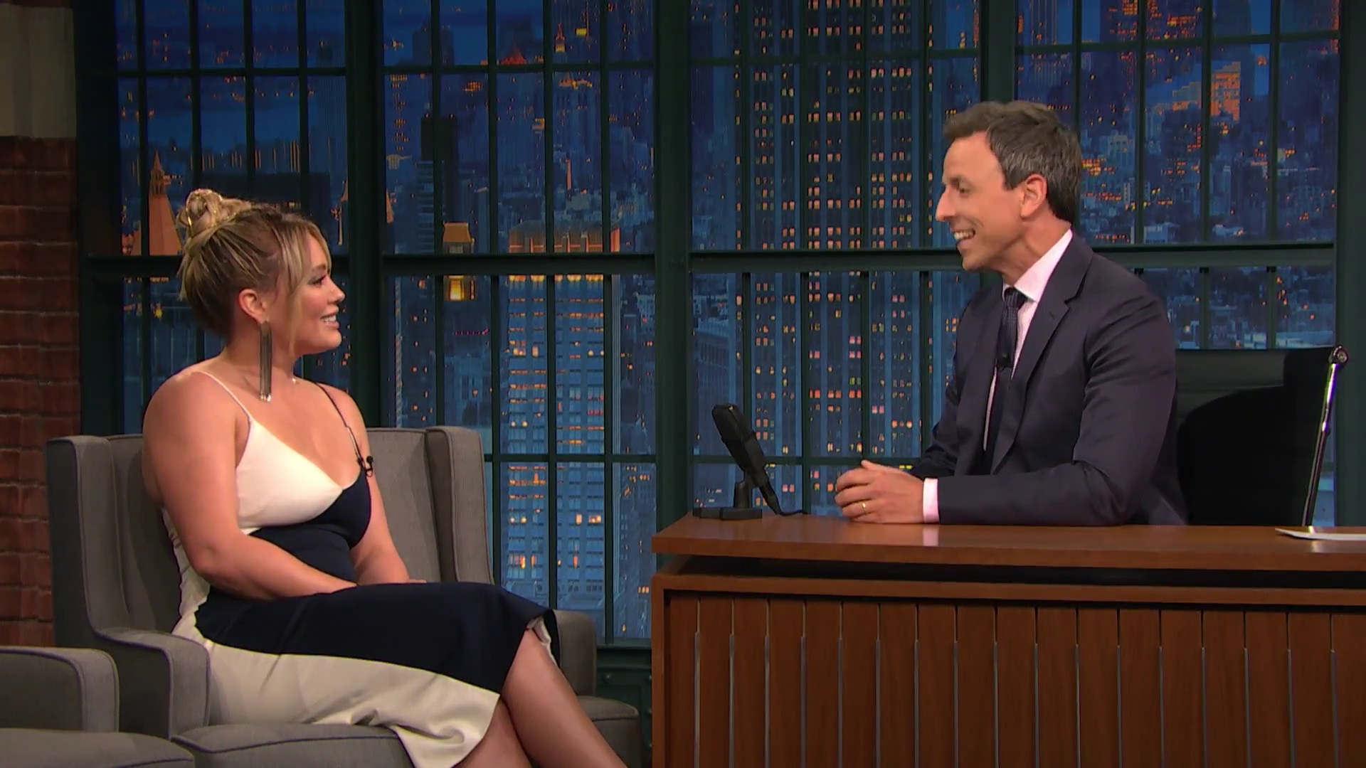 DailyDuff-dot-NL_2017LateNightWithSethMeyers0325.jpg