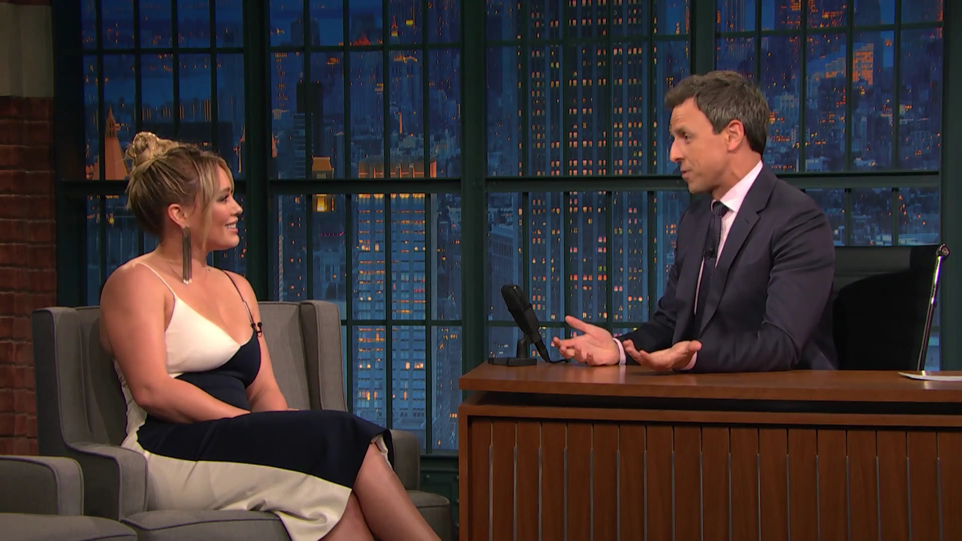 DailyDuff-dot-NL_2017LateNightWithSethMeyers0326.jpg