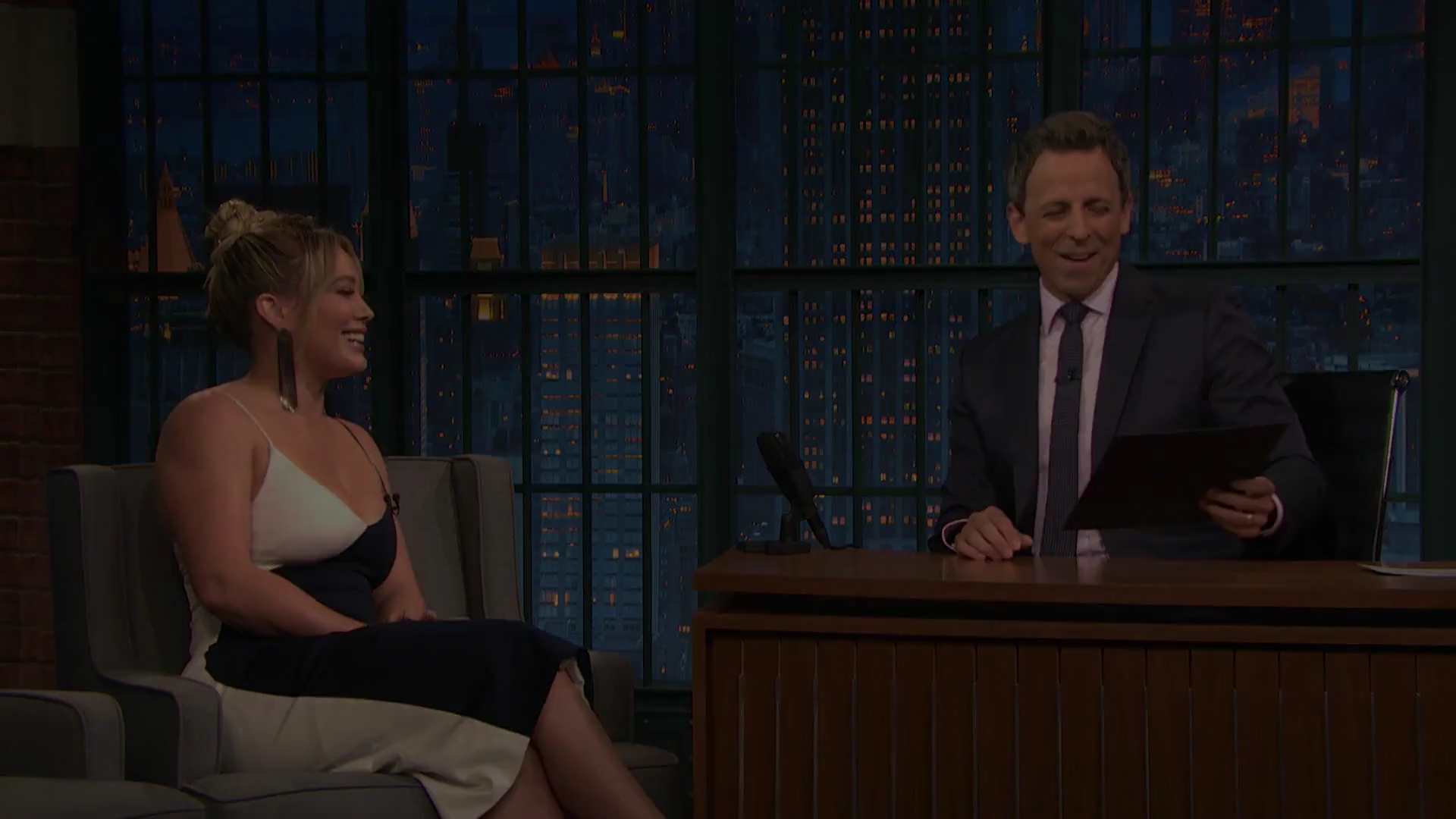 DailyDuff-dot-NL_2017LateNightWithSethMeyers0338.jpg