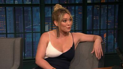 DailyDuff-dot-NL_2017LateNightWithSethMeyers0044.jpg