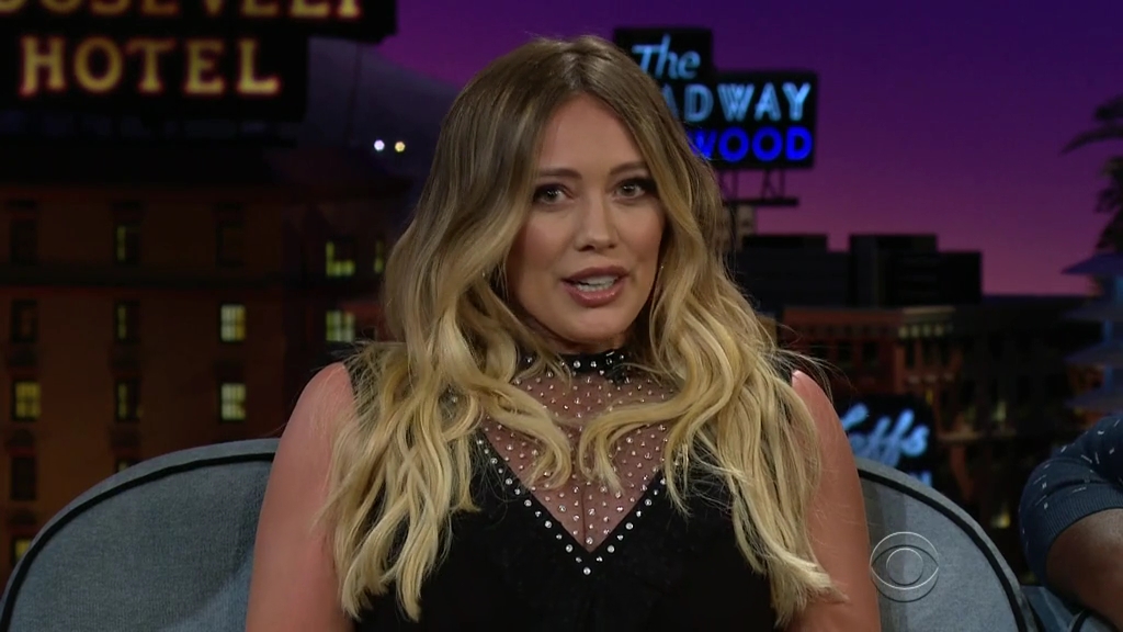 DailyDuff-dot-nl_2018TheLateLateShowWithJamesCorden0826.jpg DailyDuff-dot-nl_2018TheLateLateShowWithJamesCorden0826.jpg