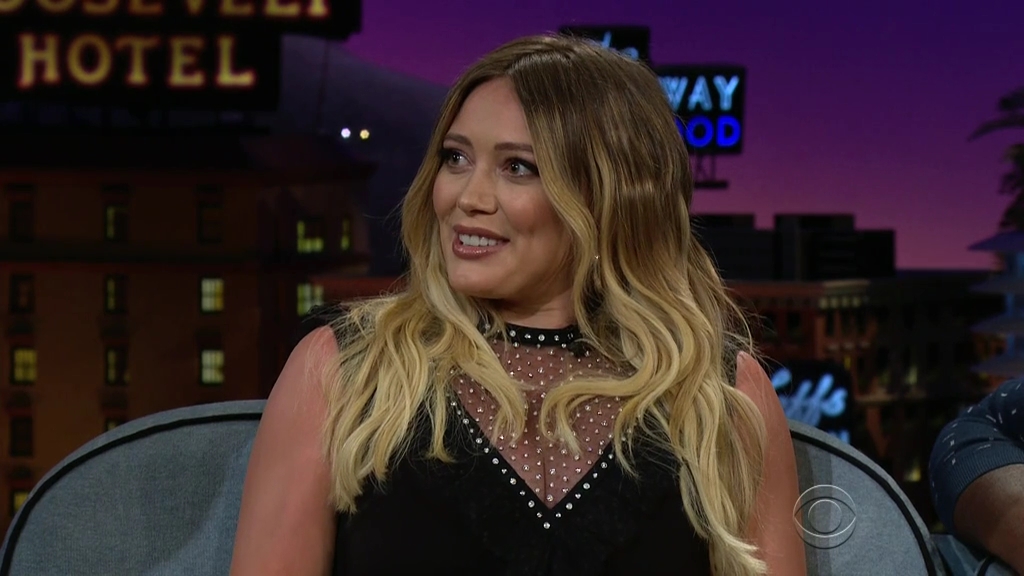 DailyDuff-dot-nl_2018TheLateLateShowWithJamesCorden0827.jpg DailyDuff-dot-nl_2018TheLateLateShowWithJamesCorden0827.jpg