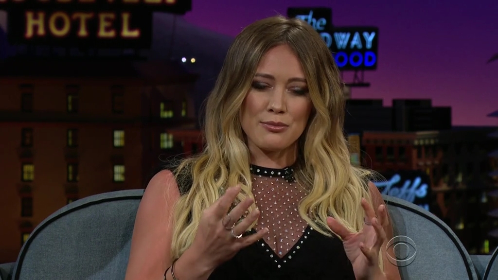 DailyDuff-dot-nl_2018TheLateLateShowWithJamesCorden1047.jpg DailyDuff-dot-nl_2018TheLateLateShowWithJamesCorden1047.jpg