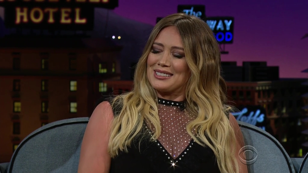 DailyDuff-dot-nl_2018TheLateLateShowWithJamesCorden1056.jpg DailyDuff-dot-nl_2018TheLateLateShowWithJamesCorden1056.jpg