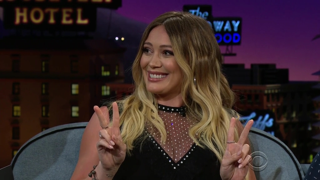 DailyDuff-dot-nl_2018TheLateLateShowWithJamesCorden1107.jpg DailyDuff-dot-nl_2018TheLateLateShowWithJamesCorden1107.jpg