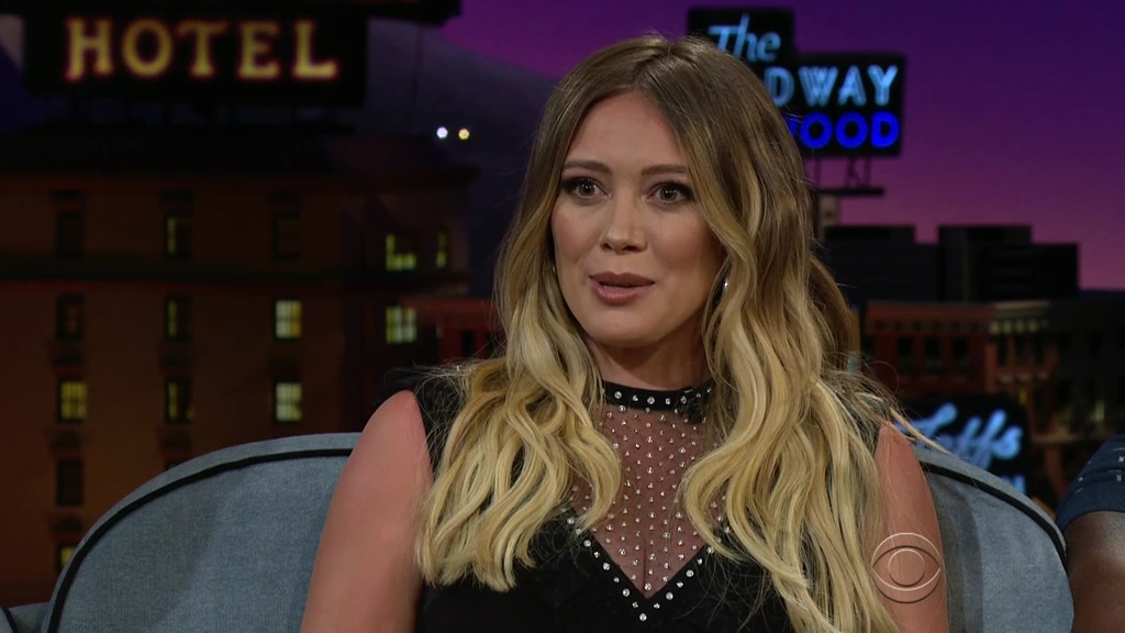DailyDuff-dot-nl_2018TheLateLateShowWithJamesCorden1367.jpg
