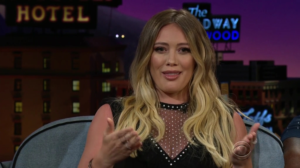 DailyDuff-dot-nl_2018TheLateLateShowWithJamesCorden1370.jpg