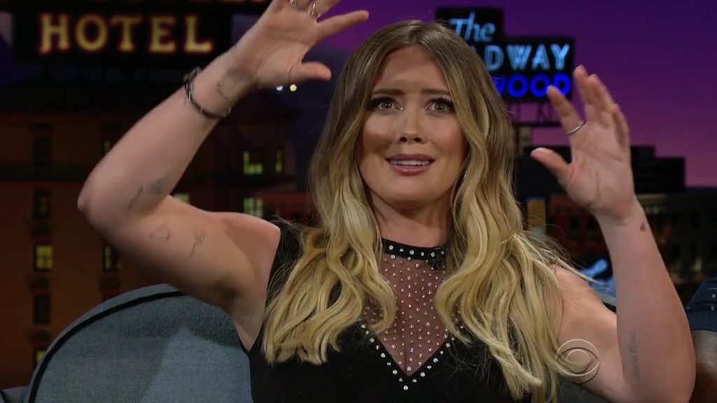 DailyDuff-dot-nl_2018TheLateLateShowWithJamesCorden1372.jpg