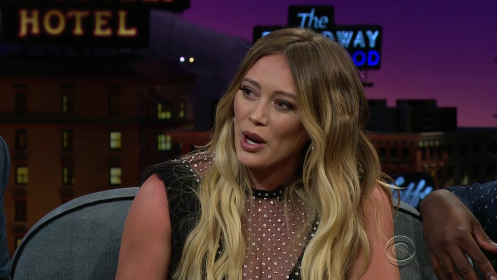 DailyDuff-dot-nl_2018TheLateLateShowWithJamesCorden1525.jpg