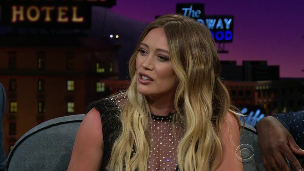 DailyDuff-dot-nl_2018TheLateLateShowWithJamesCorden1526.jpg