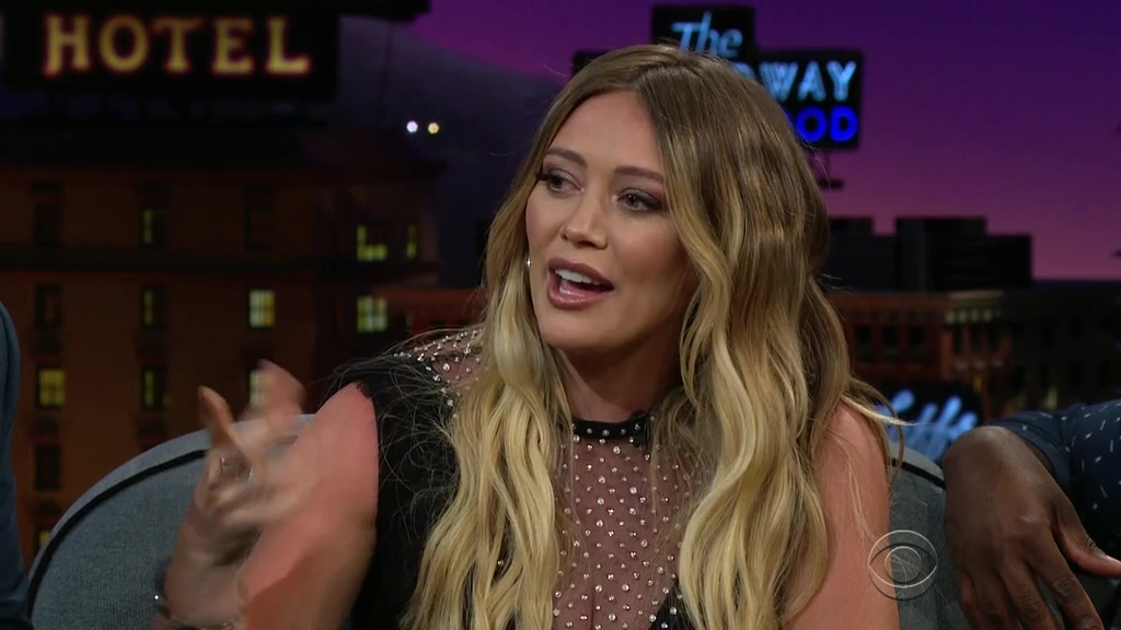 DailyDuff-dot-nl_2018TheLateLateShowWithJamesCorden1534.jpg