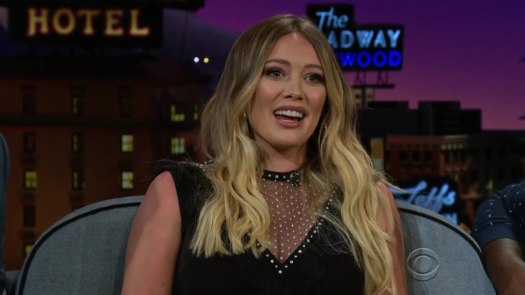 DailyDuff-dot-nl_2018TheLateLateShowWithJamesCorden1570.jpg