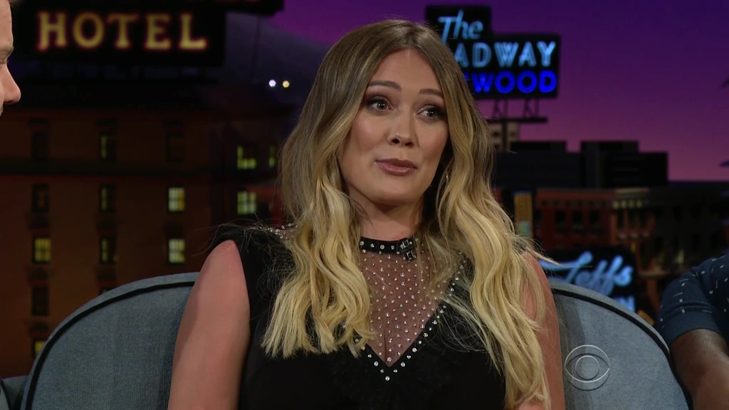 DailyDuff-dot-nl_2018TheLateLateShowWithJamesCorden1571.jpg