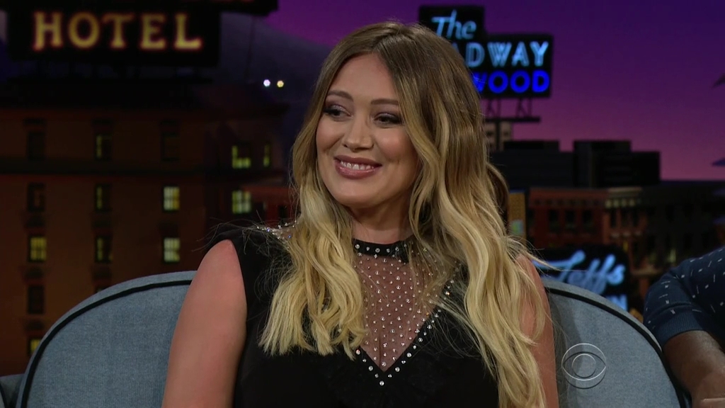 DailyDuff-dot-nl_2018TheLateLateShowWithJamesCorden1573.jpg