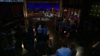 DailyDuff-dot-nl_2018TheLateLateShowWithJamesCorden0755.jpg