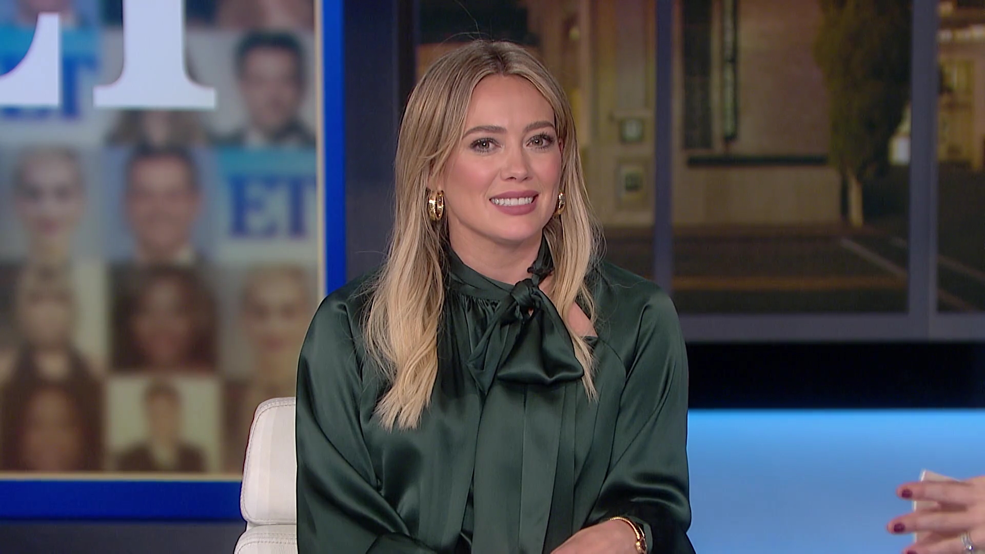 DailyDuff-dot-nl_2019EntertainmentTonight00094.jpg