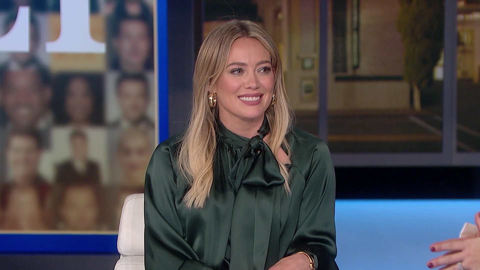 DailyDuff-dot-nl_2019EntertainmentTonight00096.jpg