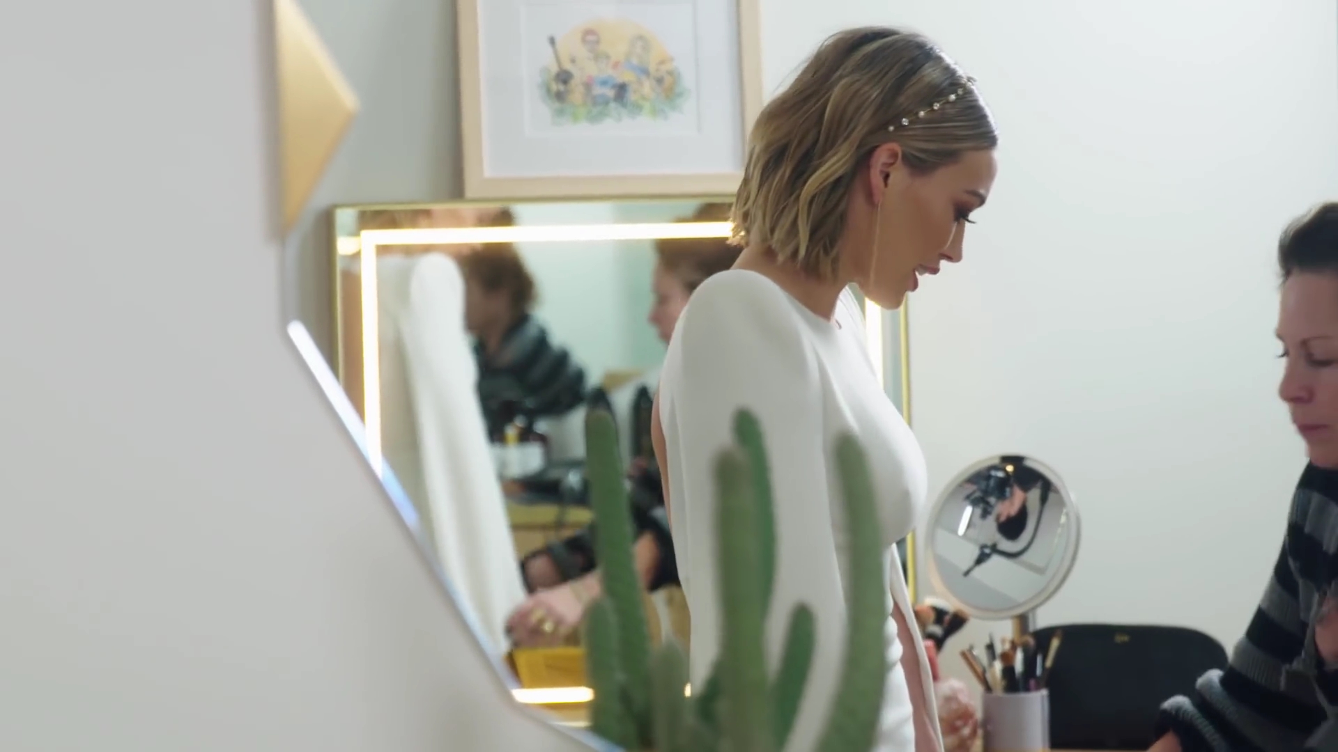 DailyDuff-dot-nl_2019Vogue-InsideWeddingDressFitting0717.jpg DailyDuff-dot-nl_2019Vogue-InsideWeddingDressFitting0717.jpg