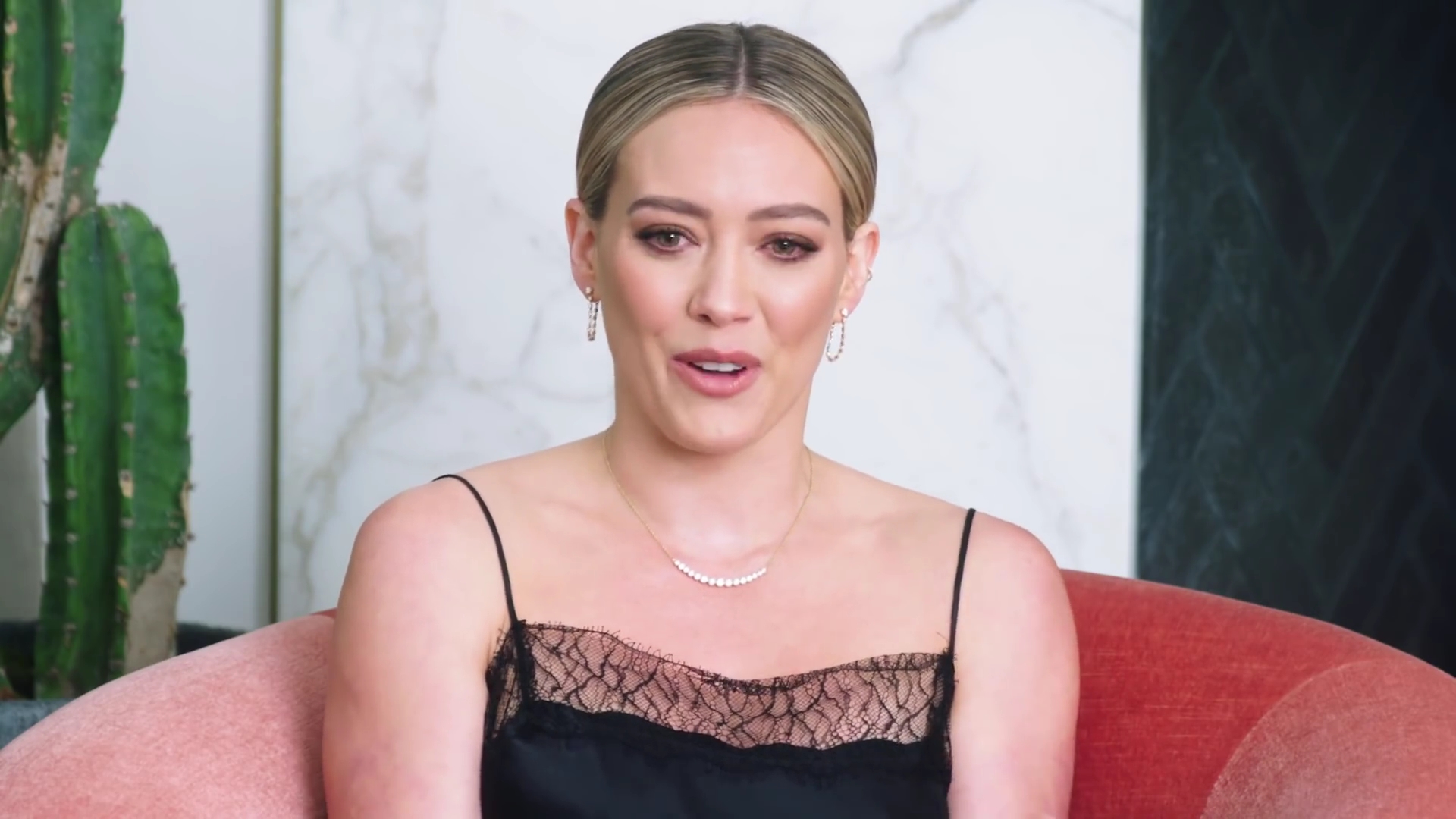 DailyDuff-dot-nl_2019Vogue-InsideWeddingDressFitting0796.jpg DailyDuff-dot-nl_2019Vogue-InsideWeddingDressFitting0796.jpg