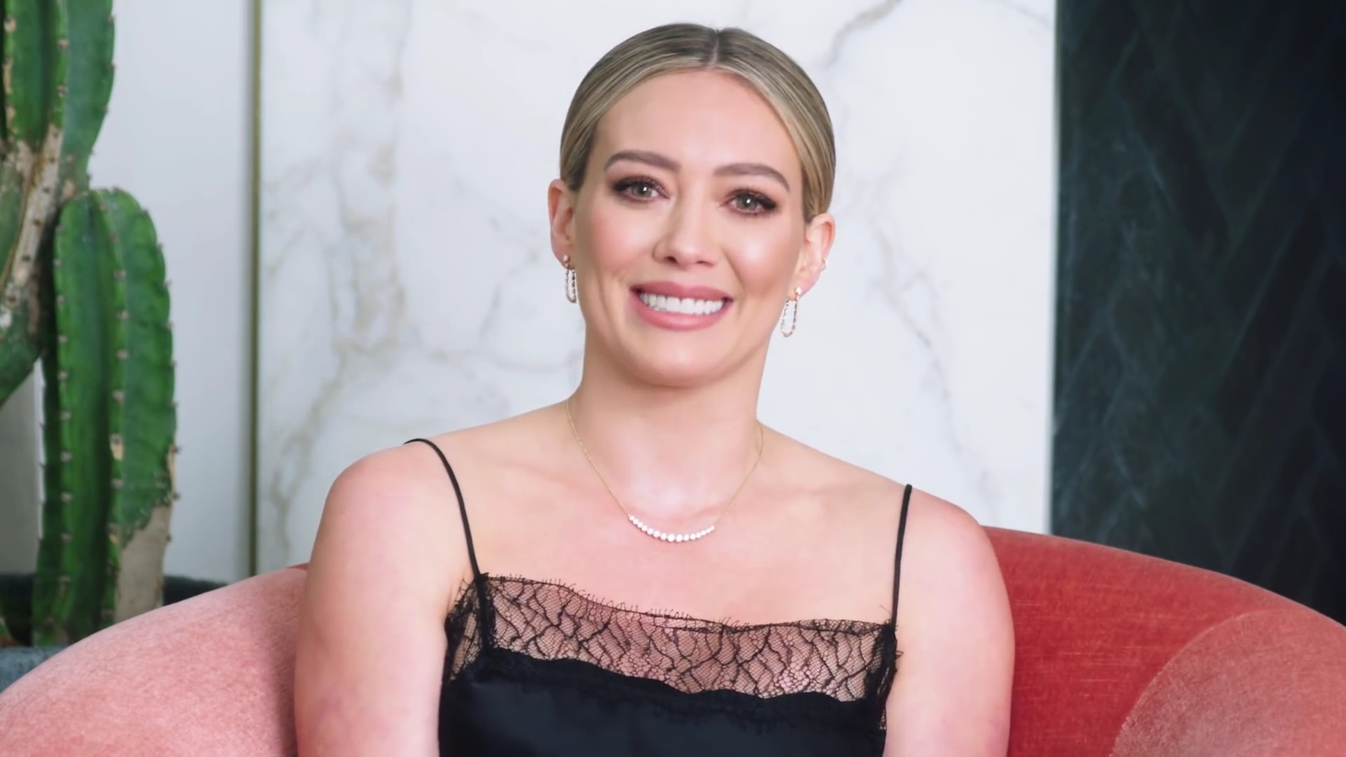 DailyDuff-dot-nl_2019Vogue-InsideWeddingDressFitting0797.jpg DailyDuff-dot-nl_2019Vogue-InsideWeddingDressFitting0797.jpg