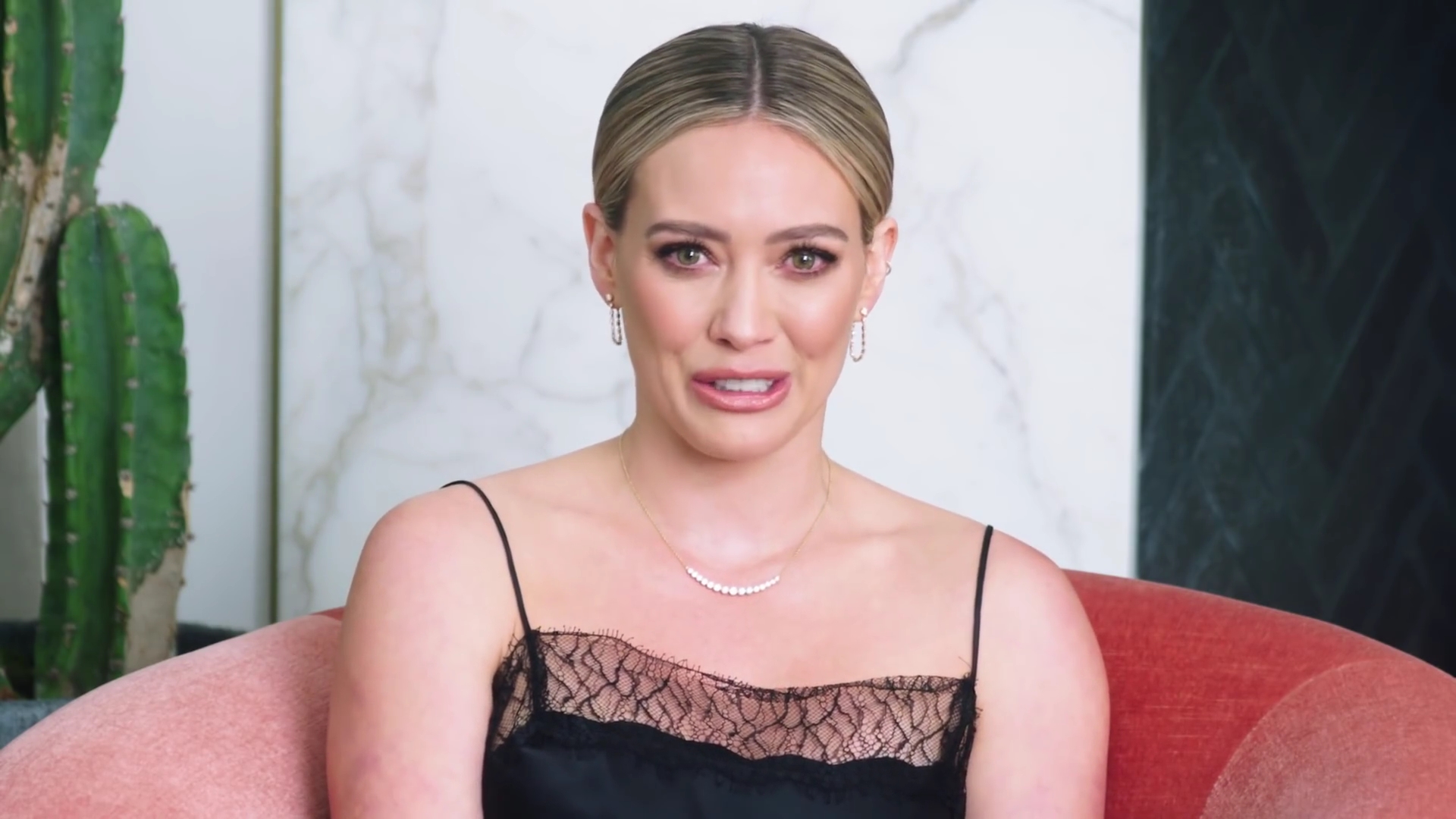 DailyDuff-dot-nl_2019Vogue-InsideWeddingDressFitting0801.jpg DailyDuff-dot-nl_2019Vogue-InsideWeddingDressFitting0801.jpg