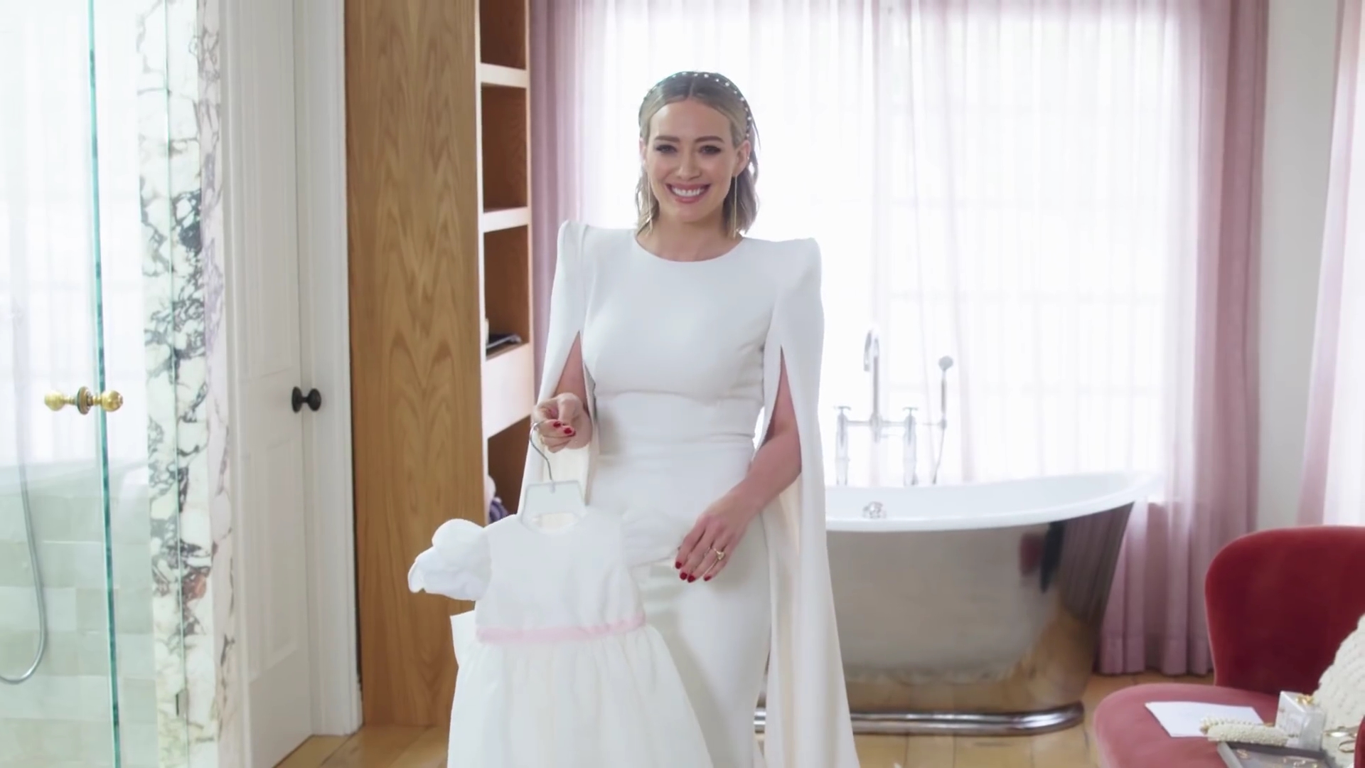 DailyDuff-dot-nl_2019Vogue-InsideWeddingDressFitting0866.jpg