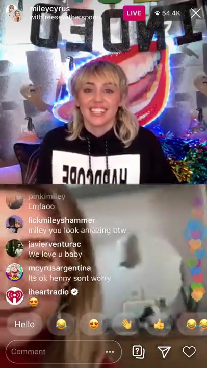 DailyDuff-dot-nl_2020InstagramLiveWithMiley0294.jpg